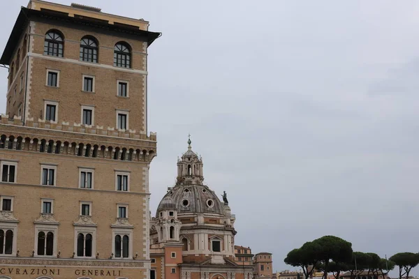 Çok Eski Bir Binanın Mimari Öğeleri Talya Roma — Stok fotoğraf