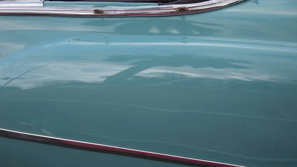 Rear Fender Green Retro Car Fantastic Reflection — 스톡 사진