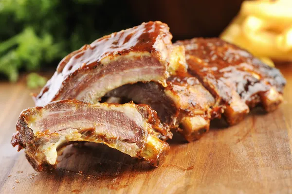 Costelas de churrasco fatiadas — Fotografia de Stock