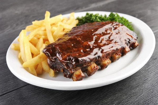 Gegrilde barbecue ribben — Stockfoto