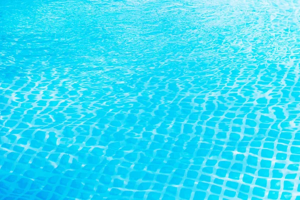 Superficie del agua en piscina . —  Fotos de Stock