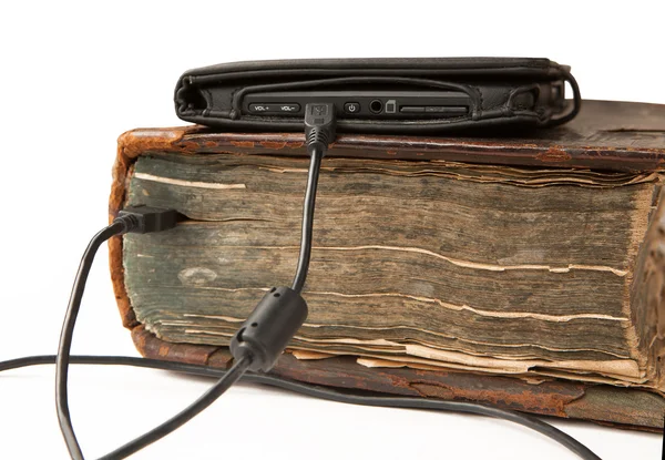 Ebook cable and antique book — Stock Photo, Image