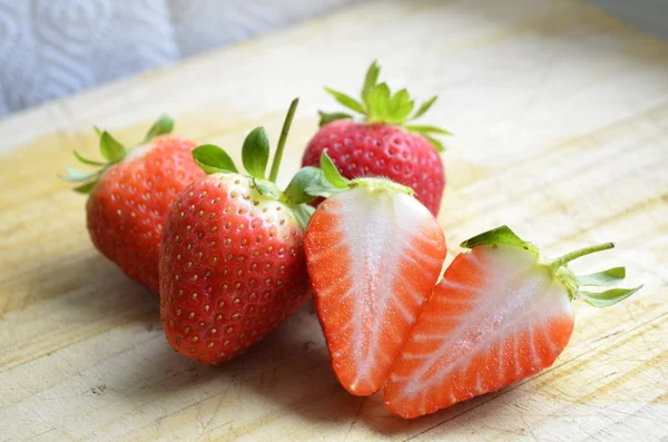 Verse aardbeien — Stockfoto