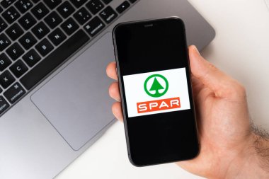 Market zincirlerinin mobil spor uygulaması. İnternetten ürün ve ürün almak ve ödeme yapmak için mobil bir uygulama. İnternetten alışveriş yapıyorum. Kasım 2021, San Francisco, ABD