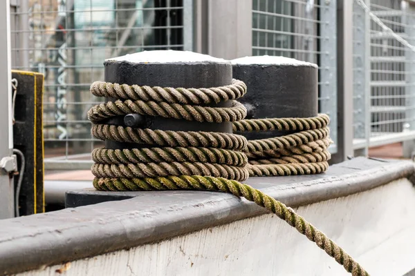 Ships rope or rope tied to a mooring bollard