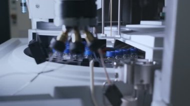 Otomatik örnekleyiciyi kapat HPLC analizi için örnek toplar