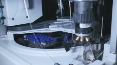 Otomatik örnekleyiciyi kapat HPLC analizi için örnek toplar