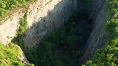 Küçük Amerika 'nın derinlerinde yemyeşil ağaçlar yetişiyor. Çek Cumhuriyeti 'nin küçük bir köyü olan Mala Amerika kısmen sular altında kaldı.