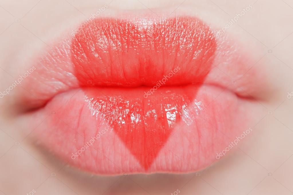 Images heart lips makeup Fashion gloss red heart lips makeup — Stock