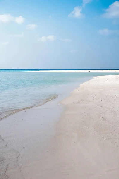Deserto praia de areia branca — Fotografia de Stock