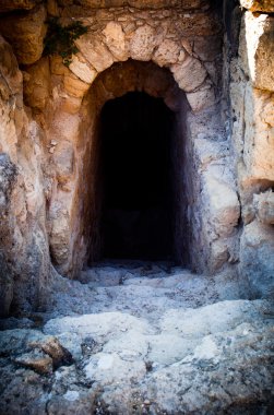 eski giriş kalıntıları Underground