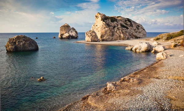 Βράχος της Αφροδίτης και τον κόλπο στην Κύπρο — Φωτογραφία Αρχείου