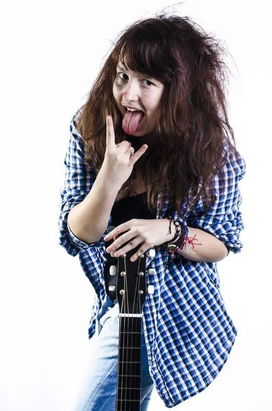 Tiener meisje met een gitaar — Stockfoto