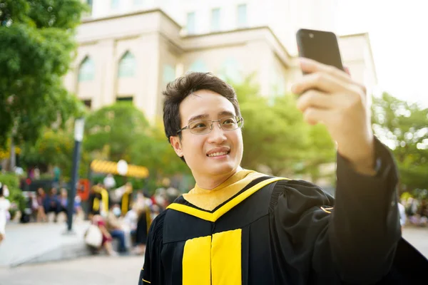 Happy Asian Male Graduate Student Gown Taking Selfie Photography Video — Foto Stock