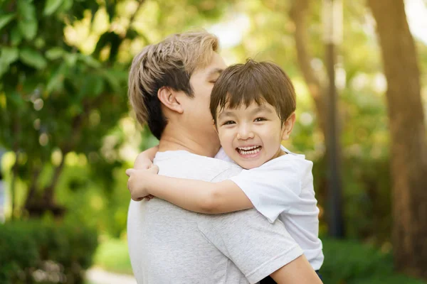 Happy Asian Little Boy Enjoy Playing Walking Park Daddy Close — Stock Photo, Image