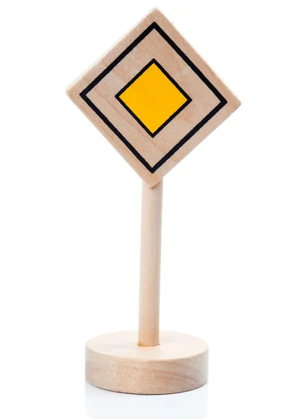 Ahşap oyuncak yol işareti (Vorfahrtschild) — Stok fotoğraf