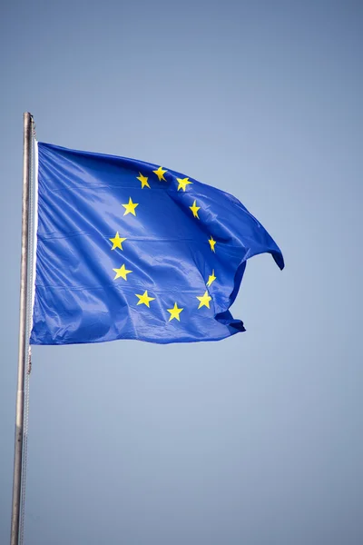 Vlajka Evropské unie ve větru — Stock fotografie