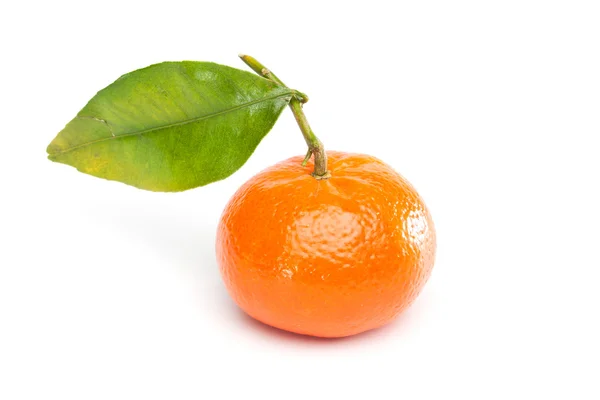 Mandarine (tangerine) with leaf — Stock Photo, Image