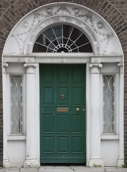 Colored door in Dublin from Georgian times (18th century) — Stock Photo, Image