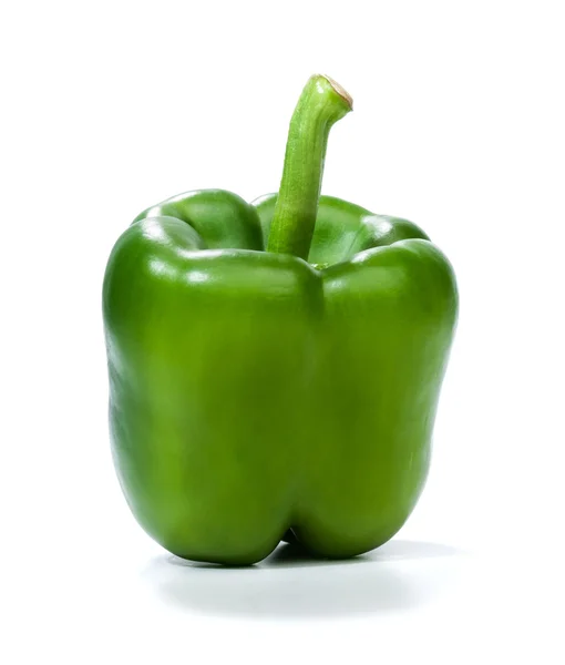 Pimienta verde aislada en blanco —  Fotos de Stock