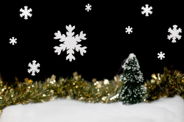 Winter sneeuwkristal in een model forest — Stockfoto