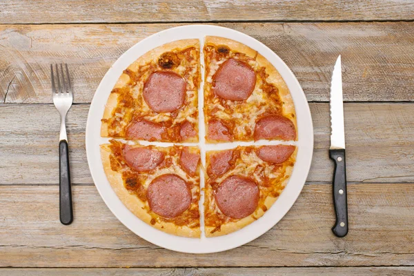 Quatro Quartos Série Pizza Pepperoni Cortada Pedaços Utilizável Para Ilustrar — Fotografia de Stock