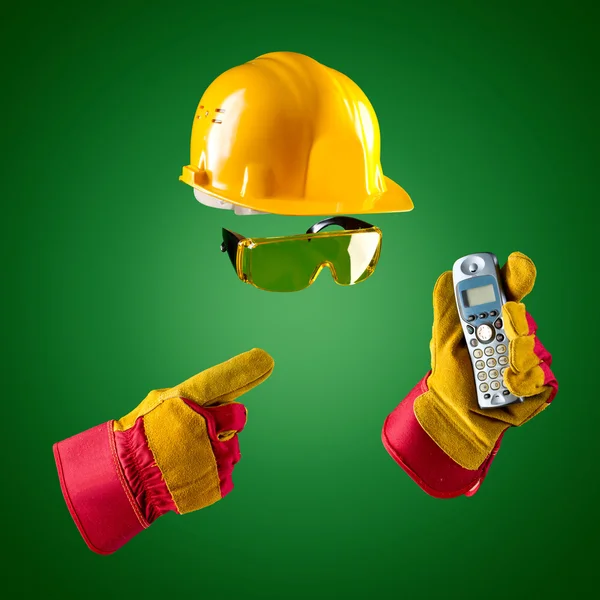 Osynliga builder med telefonen — Stockfoto