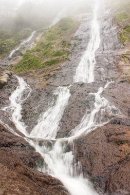 Sikarim Şelalesi Dieng Platosu 'nda yer alan bir şelaledir.