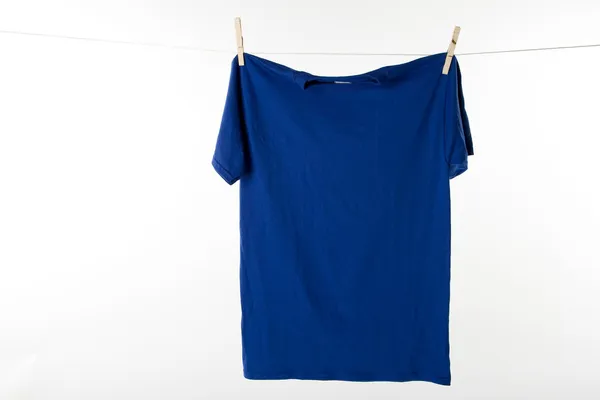 Donkere t-shirt van de blauwe — Stockfoto