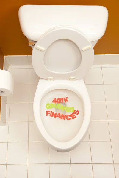 Łazienka WC z oszczędności napisy, 401k i finansów — Zdjęcie stockowe