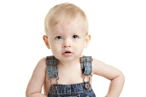 Kaukasischer Junge mit blonden Haaren und blauen Augen — Stockfoto