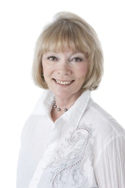 kendinden emin bir yüz beyaz kadın kıdemli gülümseyen