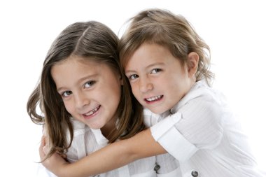 Beyaz küçük kızlar gülümseyen bir görüntü