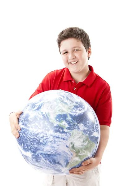 Caucasico giovanissima ragazzo holding grande globo o terra — Foto Stock