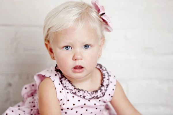 Retrato de niña caucásica —  Fotos de Stock