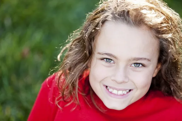 Foto van lachende Kaukasische jongen — Stockfoto