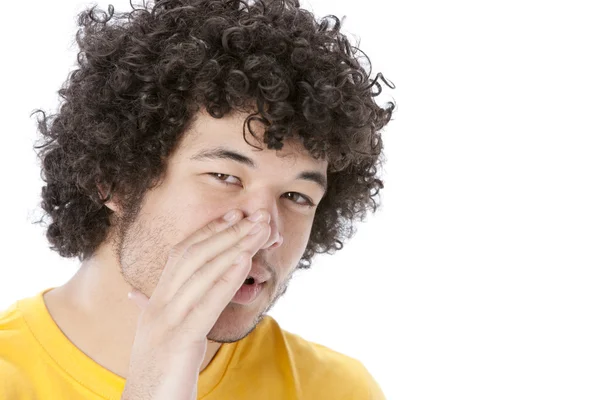 Gemengd ras jongeman fluisteren of vertellen van een geheim — Stockfoto