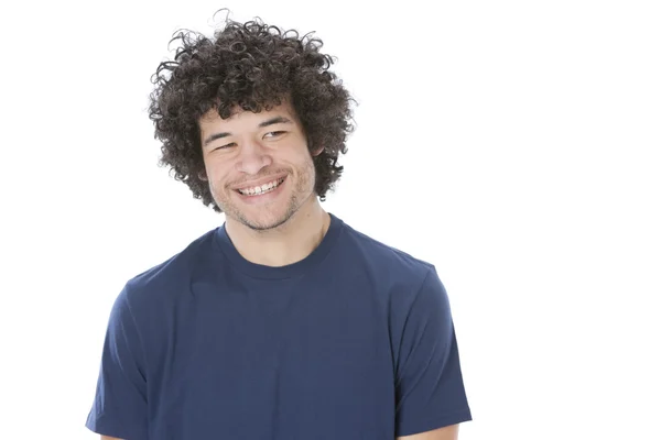 Lachende gemengd ras jonge man kijken uit naar de kant — Stockfoto