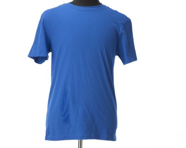 mankenin üzerinde parlak mavi tişört