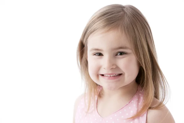 A sério. Caucasiana menina real com um grande sorriso no rosto — Fotografia de Stock