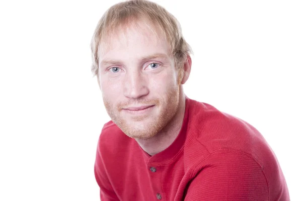 Caucásico joven adulto sonriendo hombre — Foto de Stock