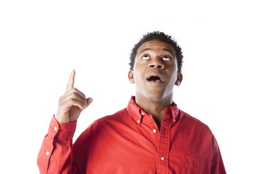 siyah adam ve işaret yukarıya bakıyor