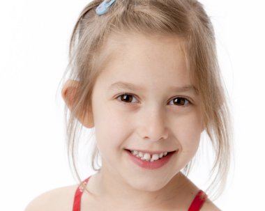 Beyaz bir 5 yaşındaki küçük kız gerçek bir closeup headshot.