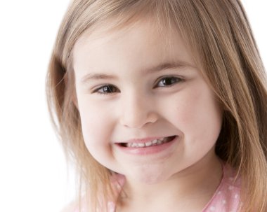 Beyaz, küçük ve gerçek bir kız closeup headshot görüntüsünü