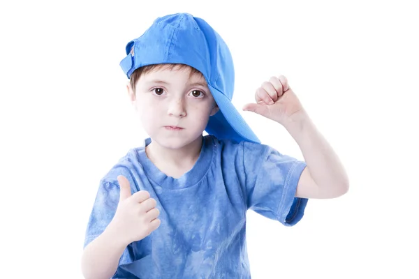 Caucásico pequeño niño dando un pulgar hacia arriba —  Fotos de Stock