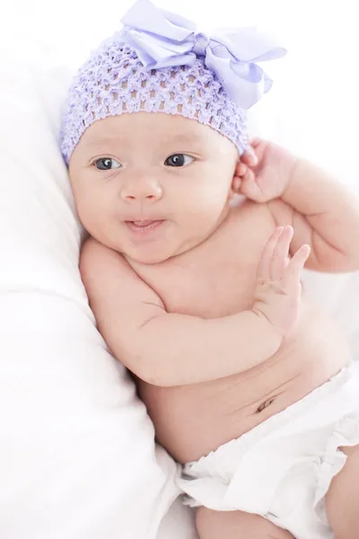 Kaukasiska nyfödd baby girl — Stockfoto