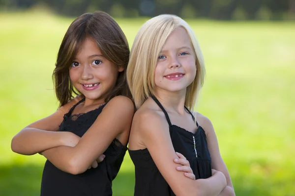 Багатокультурного маленьких дівчаток — стокове фото