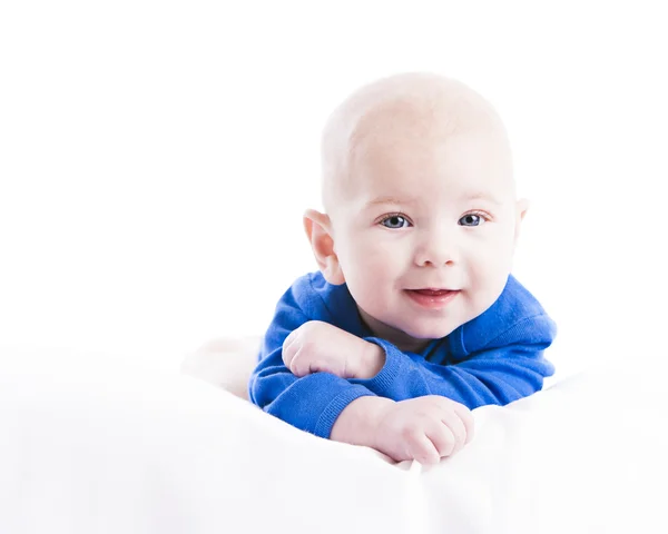 Close-up van een 5 maand oude Kaukasische kleine kale jongen baby — Stockfoto