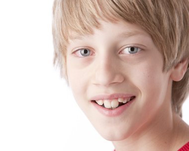 gülümseyen küçük çocuk bir closeup headshot