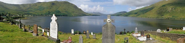 Irland / Connemara panoramautsikt över kyrkogården — Stockfoto